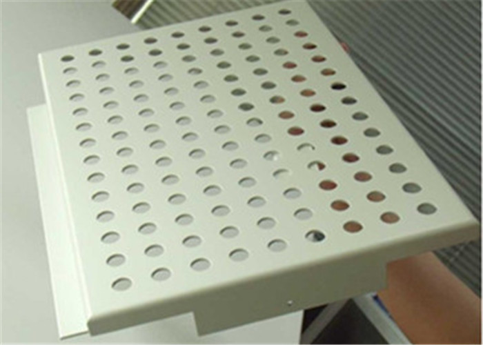 Weiße Farbdekorative perforierte Metalledelstahl-Platte mit polierter Oberfläche